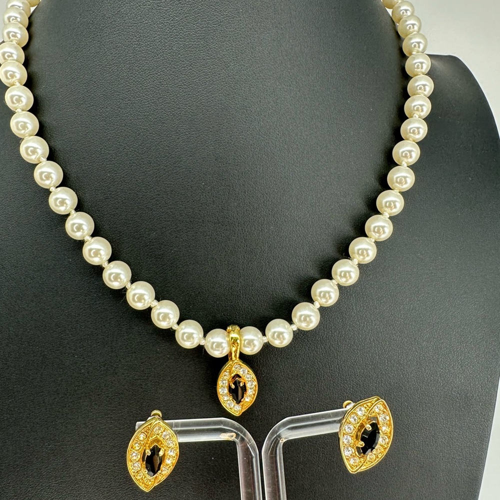 Classy Accessory Set Vintage Black and Faux Pearl Jewelry  Necklace and Earrings